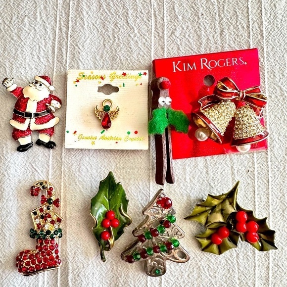 Christmas Pin Brooch Lot Of 8 Santa Stocking Holly Angel Bells Pins 0661 P - Picture 2 of 10